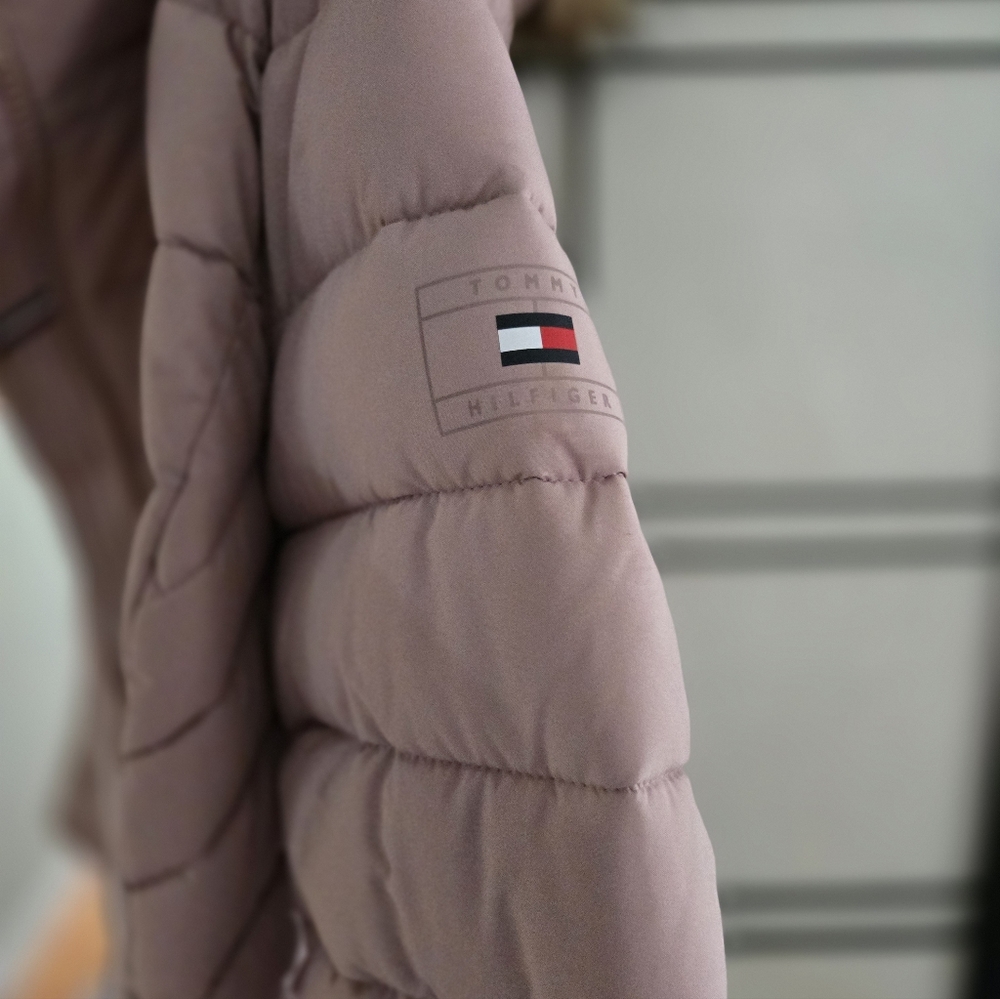 Women's Pink Puffer Jacket with Faux Fur Hood - Picture 9 of 10
